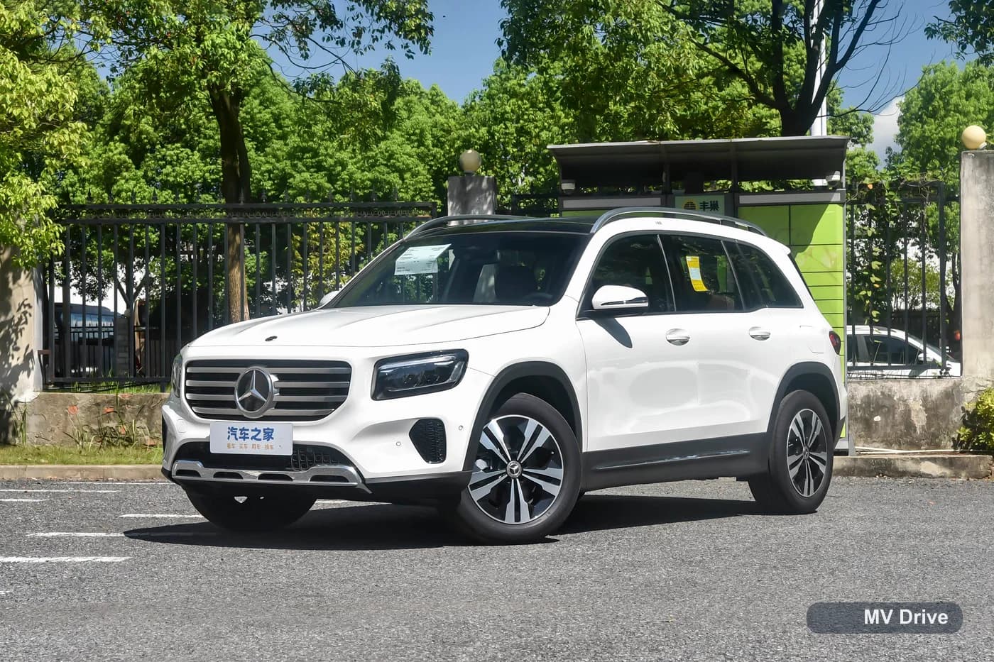Mercedes-Benz GLB 180